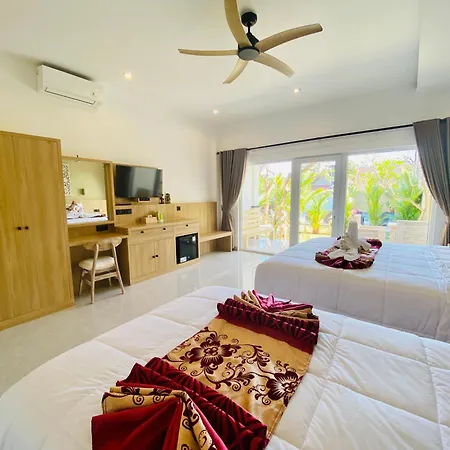Solaluna Beach Homestay